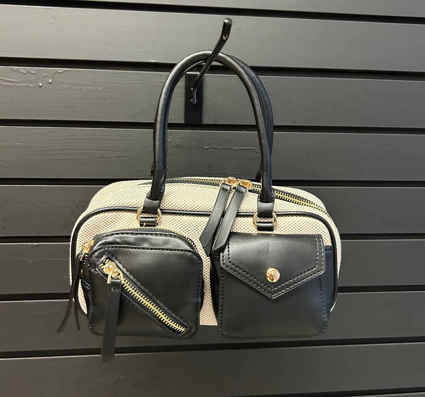 HANDBAG W/ POCKETS