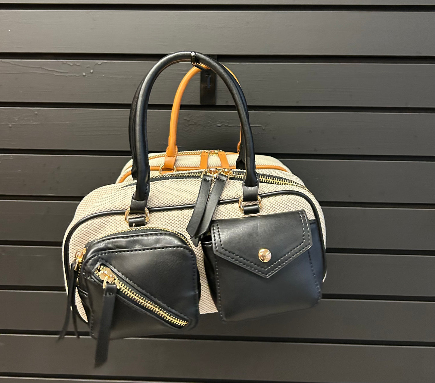 HANDBAG W/ POCKETS