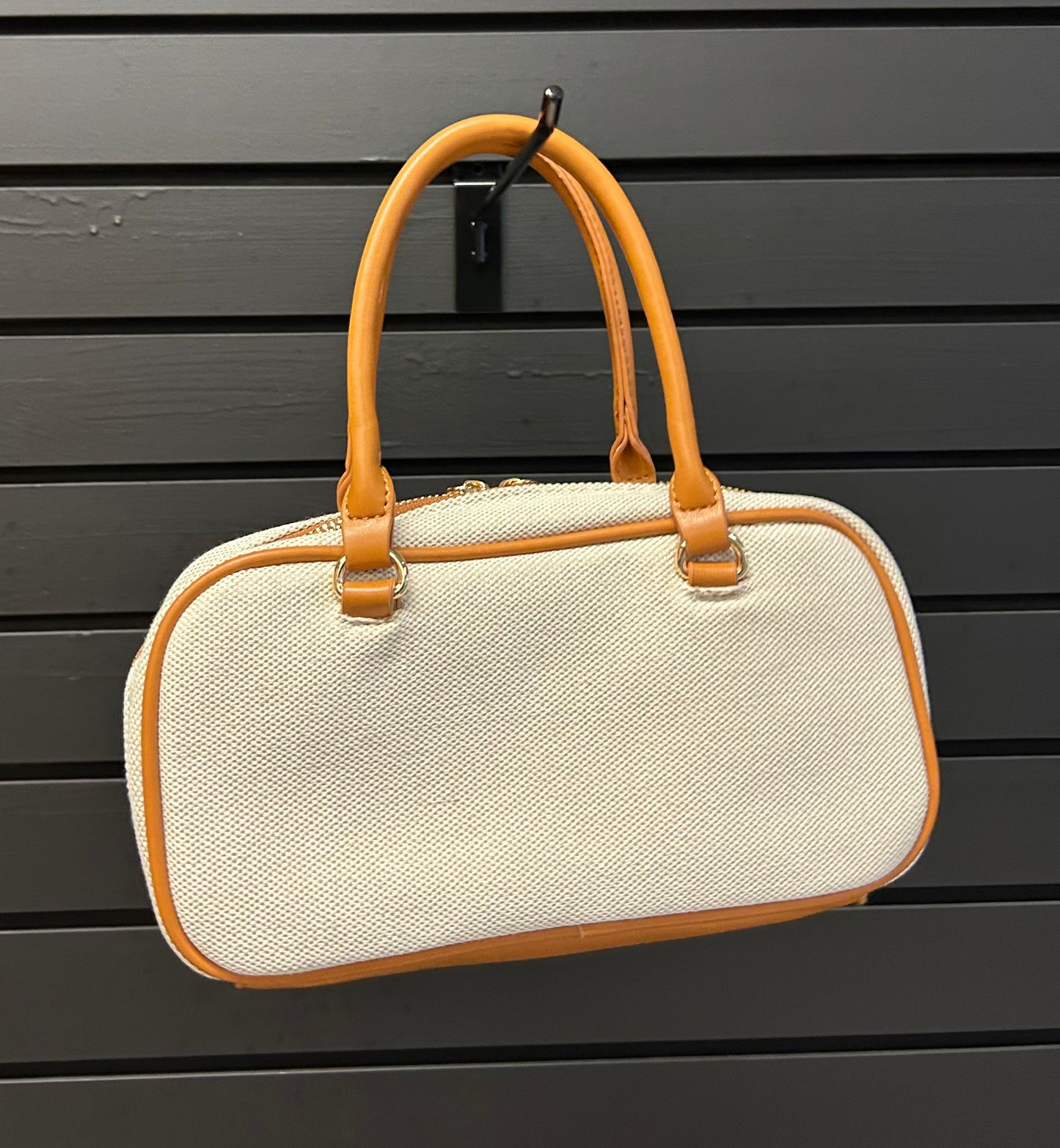 HANDBAG W/ POCKETS