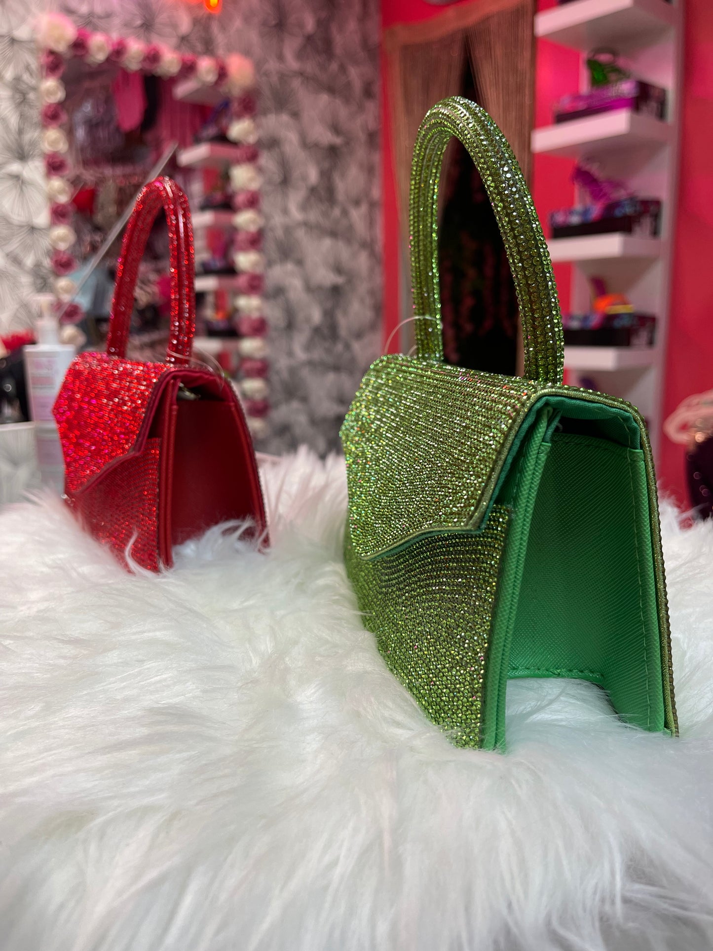 BOLSO CON ASA COMPLETA DE DIAMANTES DE IMITACIÓN