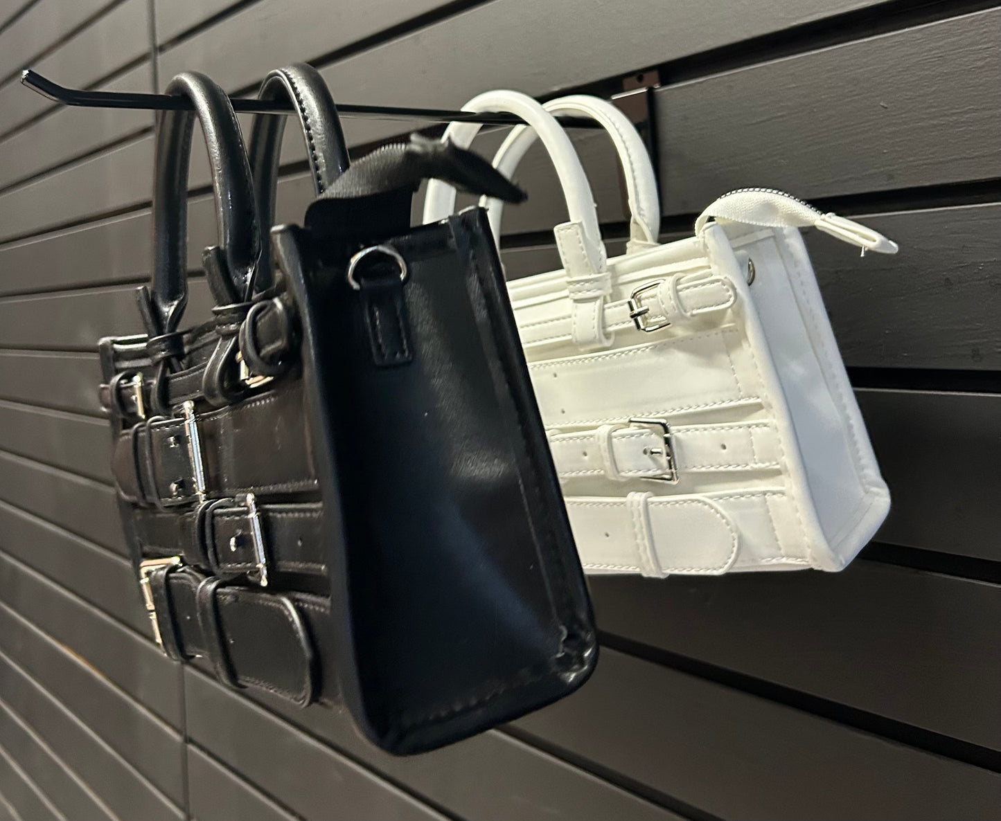 HANDBAG W/ BELTS