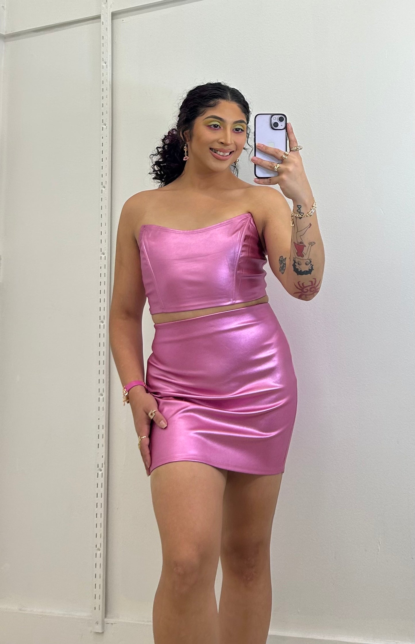 SHOW OFF