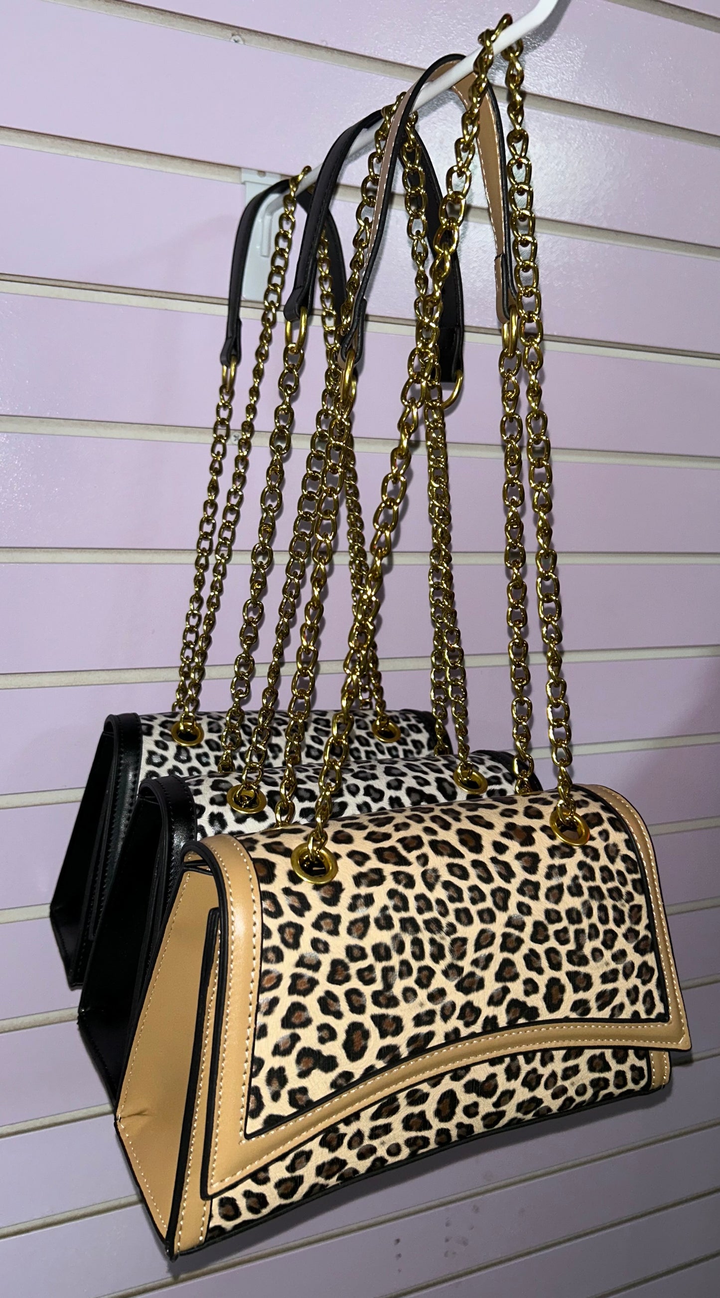 LEOPARD PRINT CLUTCH