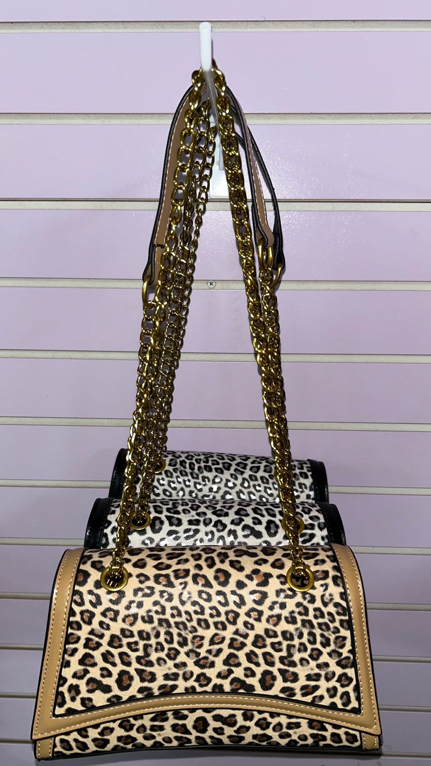 LEOPARD PRINT CLUTCH