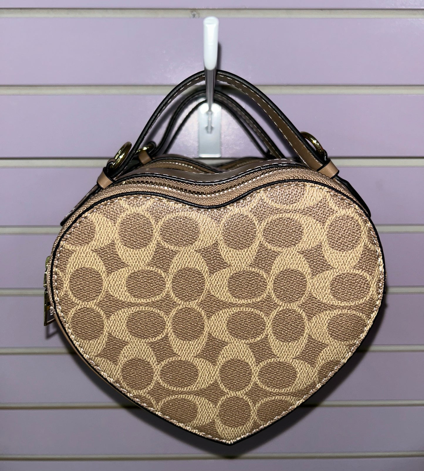 HEART PRINT CLUTCH